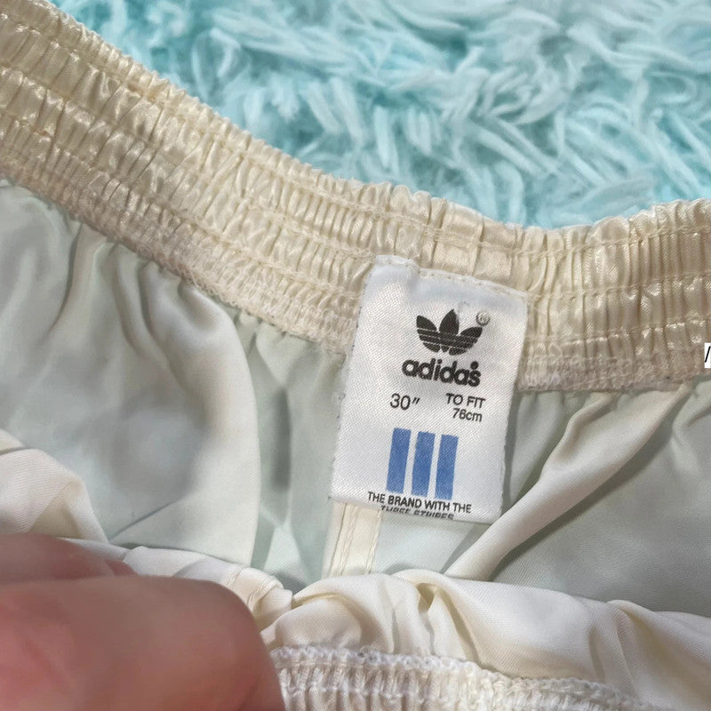Vintage 90s Arsenal Shorts Adidas - Small 30W