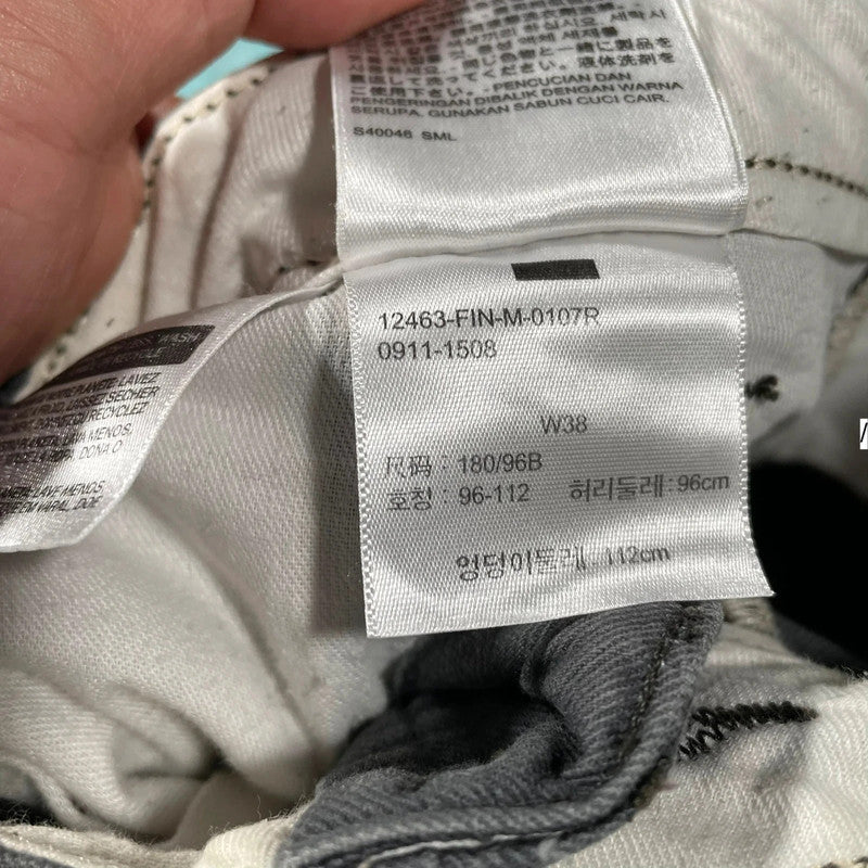 Dark Grey Levi’s Cargo Shorts - 38W