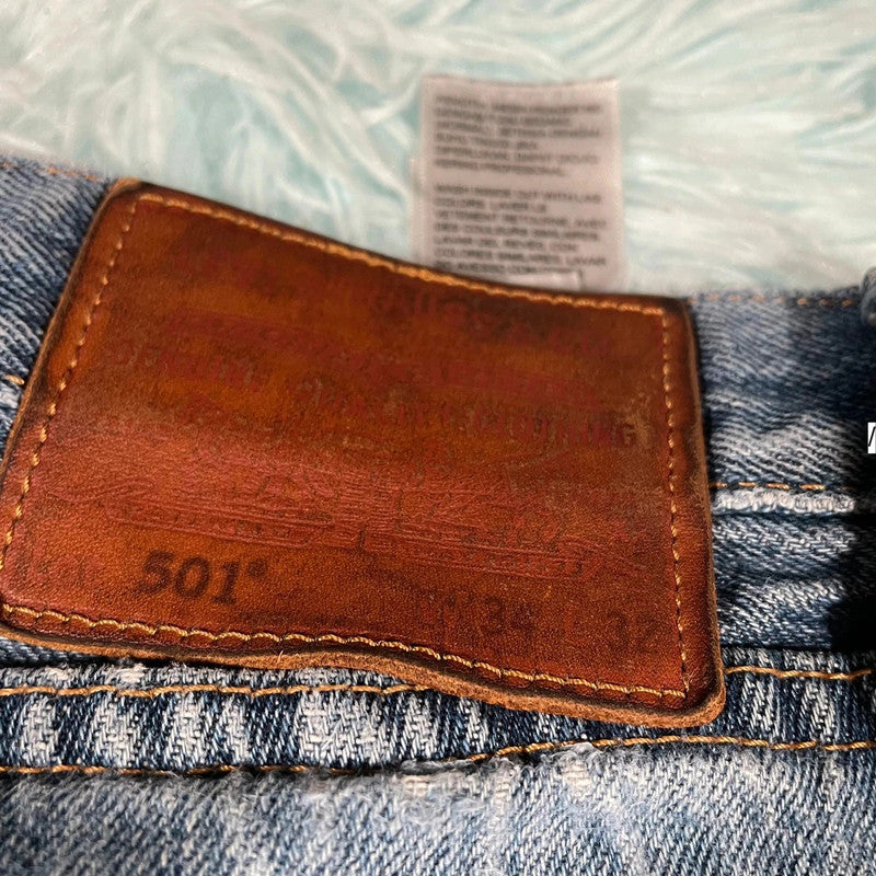 Blue Levi’s 501 Jeans Straight Leg - 34W 32L
