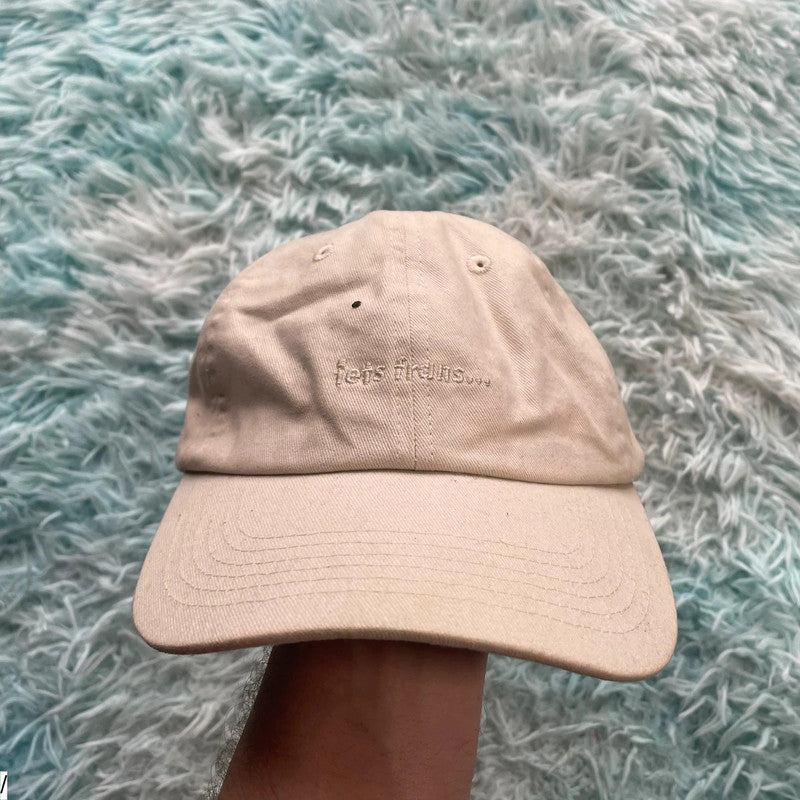Beige iets frans Cap Urban Outfitters
