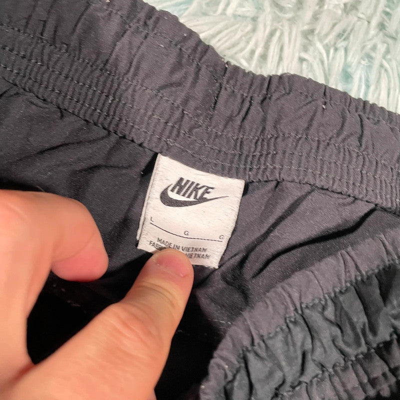Black Nike Cargo Tracksuit Bottoms - Large