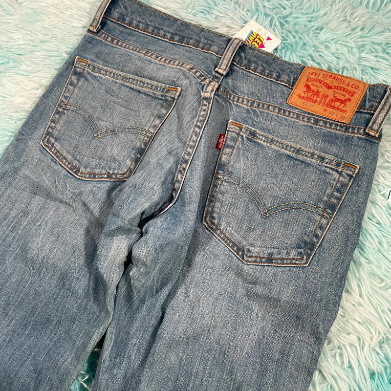 Lightwash Levi’s Jeans 511 Straight Leg - 32W 32L